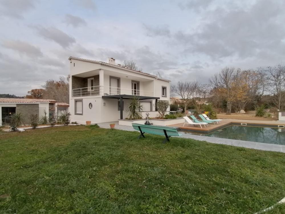 Pergola avec bar intégré