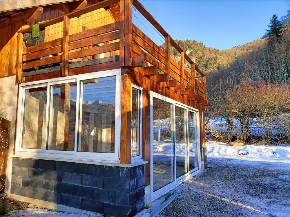 Magnifique fermeture terrasse à Saint Léger Les Mélèzes